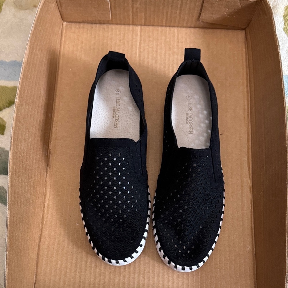 Ilse Jacobsen women’s black Slip-On Shoes 148